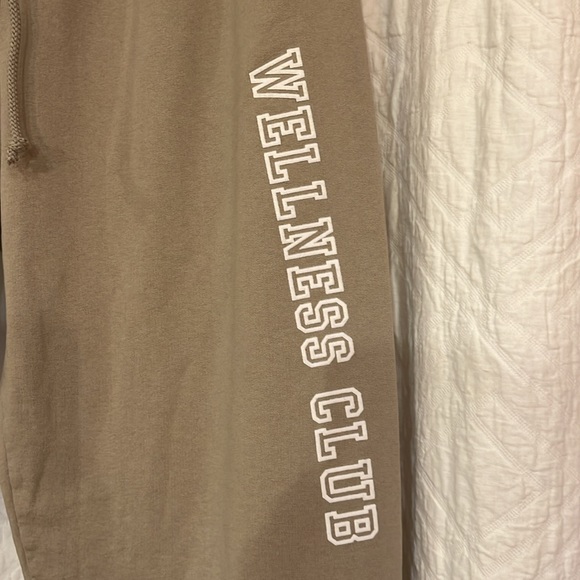 NWOT Sporty & Rich joggers - Picture 3 of 7